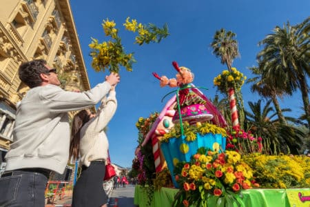 Bataille de fleurs à Nice en février 2024